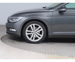 Volkswagen Passat 2.0 TDI 140kW - 21