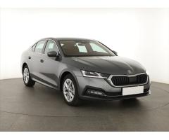 ŠKODA SUPERB COMBI 2.0TDI 140 LAURIN&K 4X4 DSG 7ST