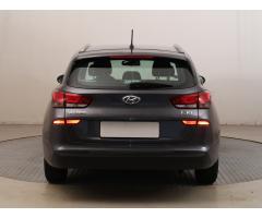 Hyundai i30 1.6 CRDi 81kW - 6