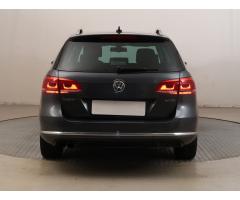 Volkswagen Passat 2.0 TDI 103kW - 7