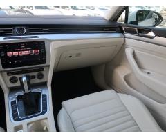 Volkswagen Passat 2.0 TDI 110kW - 11