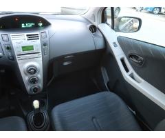 Toyota Yaris 1.3 64kW - 11