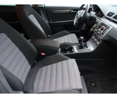 Volkswagen Passat 2.0 TDI 103kW - 13