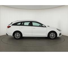 Hyundai i30 1.6 CRDi 85kW - 8