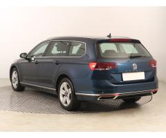 Volkswagen Passat 2.0 TDI 110kW - 5