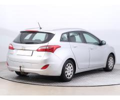 Hyundai i30 1.6 CRDi 81kW - 7