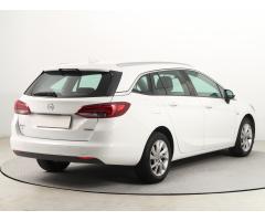 Opel Astra 1.4 T 92kW - 7