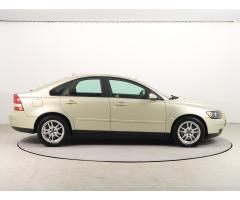 Volvo S40 2.0 D 100kW - 8