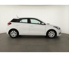 Hyundai i20 1.1 CRDi 55kW - 8