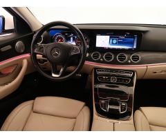 Mercedes-Benz Třídy E E 220 d 4MATIC 143kW - 9