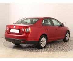 Volkswagen Jetta 1.6 75kW - 7