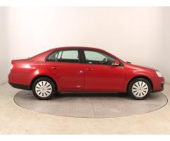 Volkswagen Jetta 1.6 75kW - 8