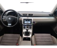 Volkswagen Passat 2.0 TDI 103kW - 10