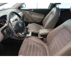 Volkswagen Passat 2.0 TDI 103kW - 16