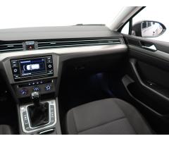 Volkswagen Passat 2.0 TDI 110kW - 11