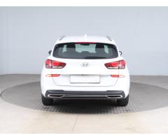 Hyundai i30 1.6 CRDi 85kW - 6