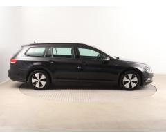 Volkswagen Passat 1.6 TDI 88kW - 8