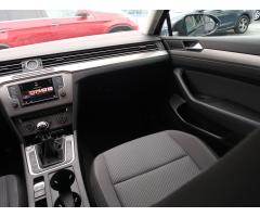 Volkswagen Passat 1.6 TDI 88kW - 11