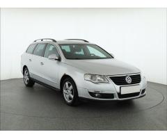 Volkswagen Passat 2.0 TDI 103kW - 1