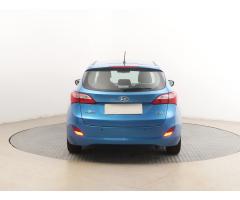 Hyundai i30 1.6 CRDi 81kW - 6