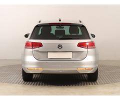 Volkswagen Passat 2.0 TDI 110kW - 6