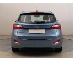 Hyundai i30 1.6 GDI 99kW - 6