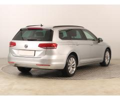 Volkswagen Passat 2.0 TDI 110kW - 7