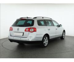 Volkswagen Passat 2.0 TDI 103kW - 7