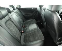 Volkswagen Passat 2.0 TDI 103kW - 11