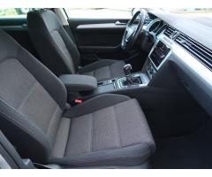 Volkswagen Passat 2.0 TDI 110kW - 12