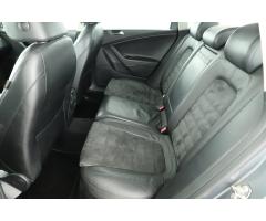 Volkswagen Passat 2.0 TDI 103kW - 12