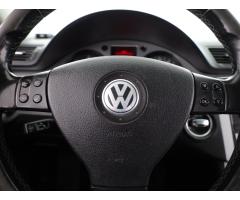 Volkswagen Passat 2.0 TDI 103kW - 14