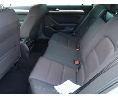 Volkswagen Passat 2.0 TDI 110kW - 15