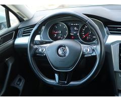 Volkswagen Passat 2.0 TDI 110kW - 22