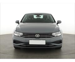 Volkswagen Passat 1.5 TSI 110kW - 2