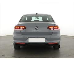 Volkswagen Passat 1.5 TSI 110kW - 6