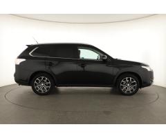 Mitsubishi Outlander 2.2 DI-D 110kW - 8