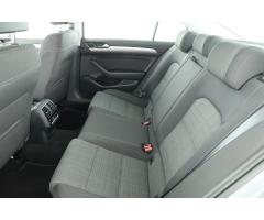 Volkswagen Passat 1.5 TSI 110kW - 12