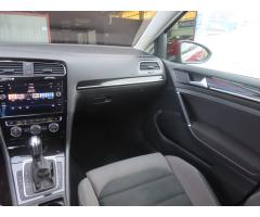 Volkswagen Golf 2.0 TDI 110kW - 11