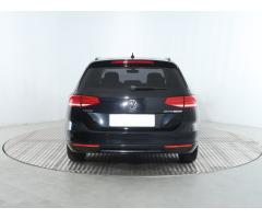 Volkswagen Passat 2.0 TDI 110kW - 6