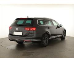 Volkswagen Passat 2.0 TDI 110kW - 7