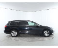 Volkswagen Passat 2.0 TDI 110kW - 8