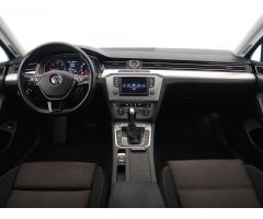 Volkswagen Passat 2.0 TDI 110kW - 11