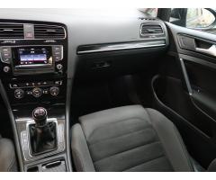 Volkswagen Golf 2.0 TDI 110kW - 11