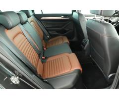 Volkswagen Passat 2.0 TDI 110kW - 11