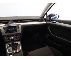 Volkswagen Passat 2.0 TDI 110kW - 12