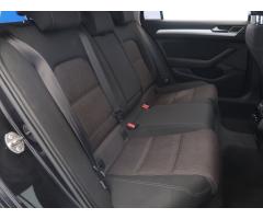 Volkswagen Passat 2.0 TDI 110kW - 14