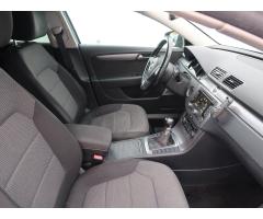 Volkswagen Passat 2.0 TDI 103kW - 12