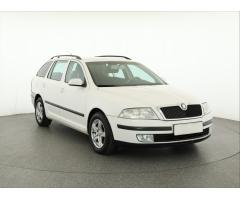 ŠKODA SUPERB COMBI 2.0TDI 140 LAURIN&K 4X4 DSG 7ST