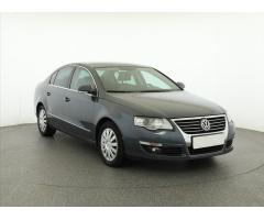 Volkswagen Passat 2.0 TDI 103kW - 1